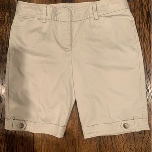 Ann Taylor Petites 8p khaki bermuda shorts